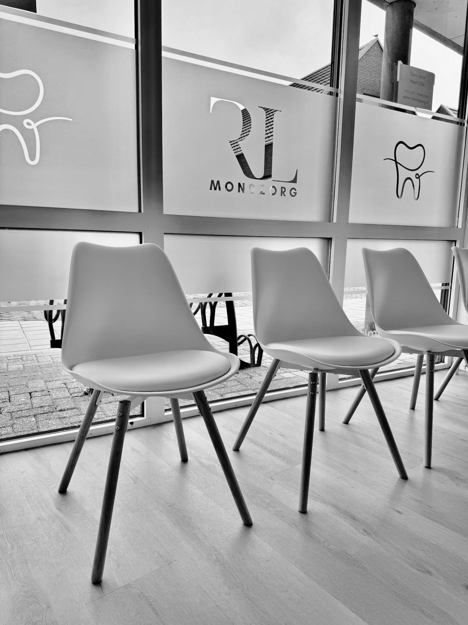 Wachtkamer Tandarts Wieringerwerf aan het Omtaplein in Wieringerwerf